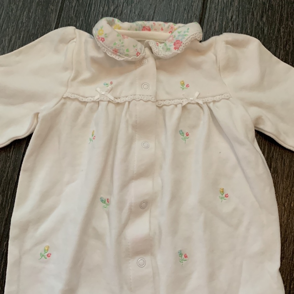 Sweet baby girl floral footie 🌷 - Picture 2 of 4